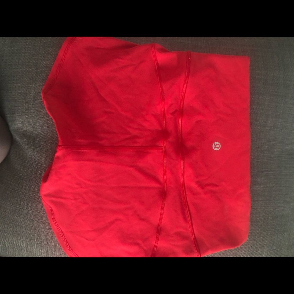 Lululemon 2.5” everlux movement short size 6